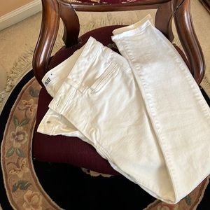 Paige Jeans size 29 in Great condition. Don’t think I wore them.